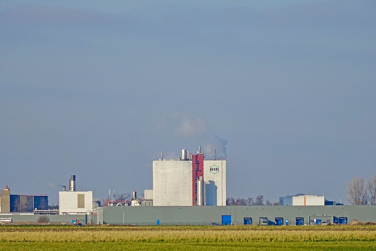 De aardappelmeelfabriek te Gasselternijveen gezien vanuit het zuiden (tussen Drouwenerveen en Drouwenermond
