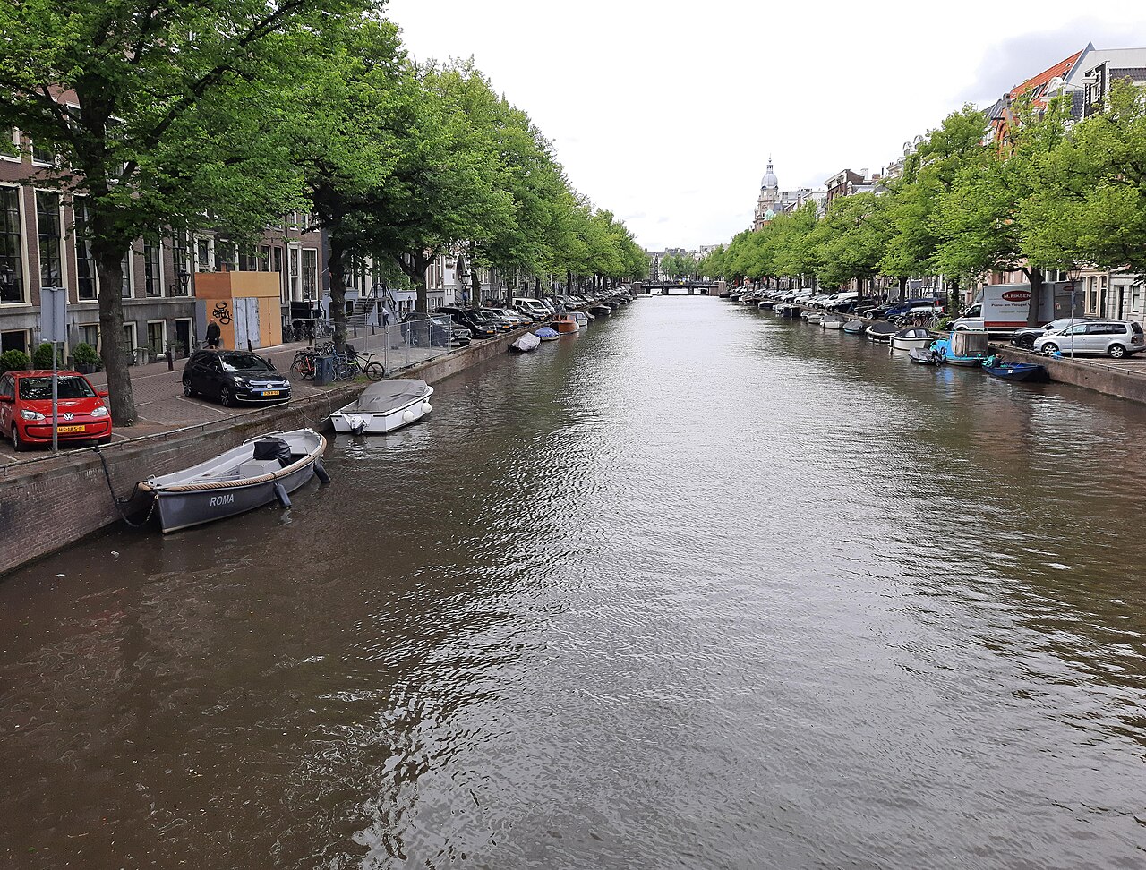Amsterdam Grachten: Die Kanäle in Amsterdam (Niederlande) prägen den historischen Anblick der Stadt. Die bekanntesten Grachten sind Singel, Herengracht, Keizersgracht und Prinsengracht. Zusammen haben diese vier Kanäle eine Länge von rund zehn Kilome...